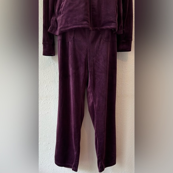 Leo & Nicole Y2K Style Purple Velvet Tracksuit - Picture 9 of 16